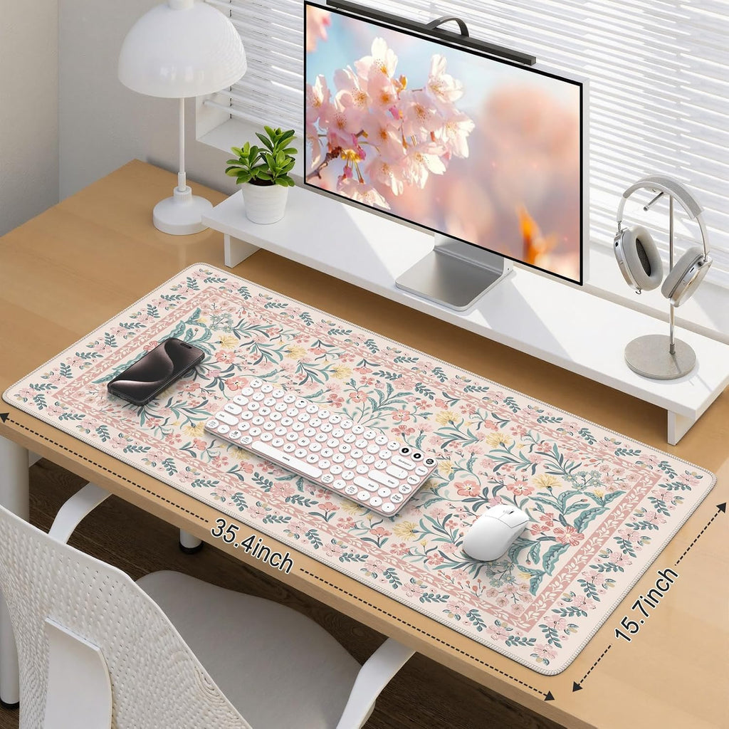 Pink floral pattern desk mat/mouse pad (XXL extra-large).